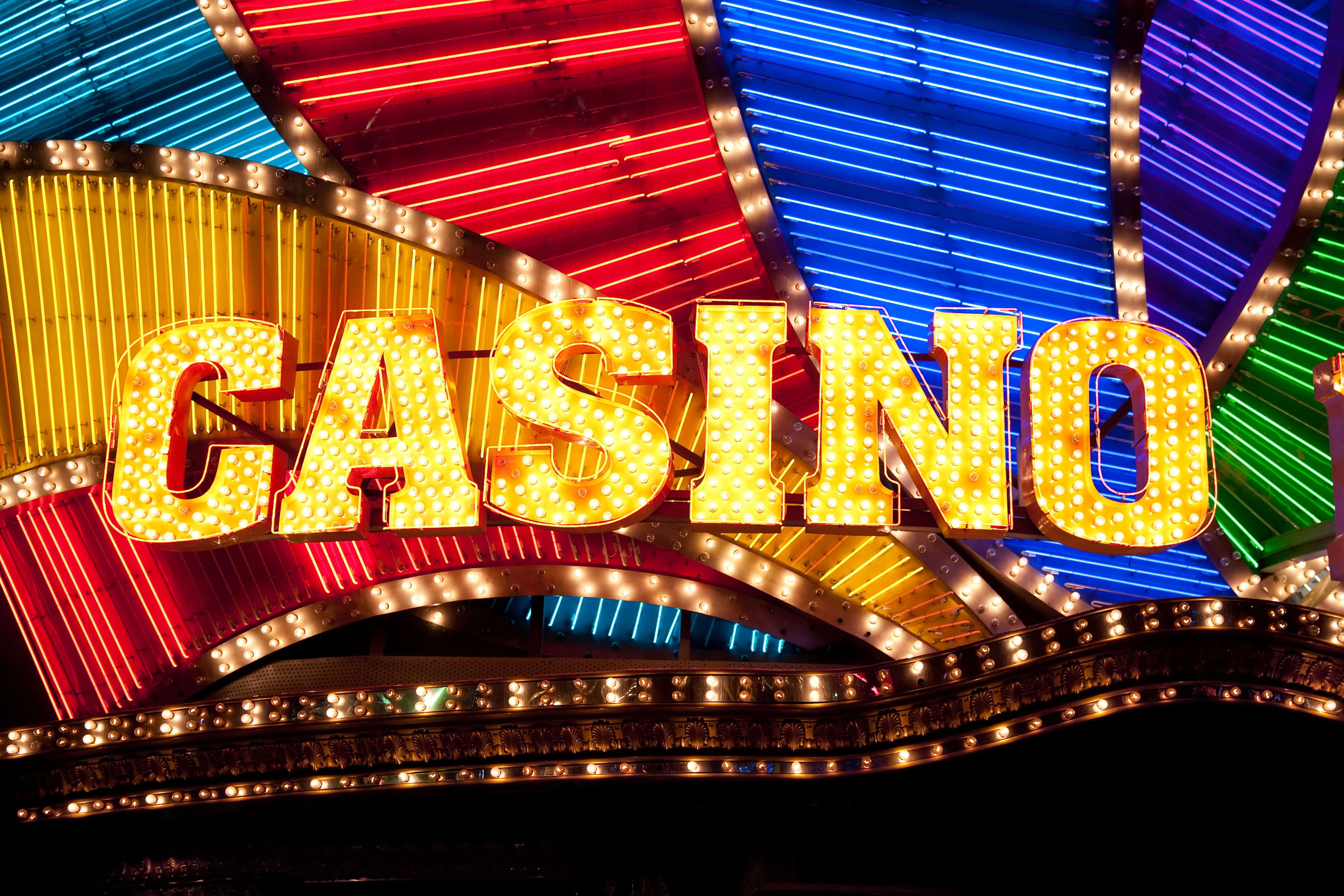 Slot Makinesi Stratejileri: Risk Yönetimi ve Varyans Analizi